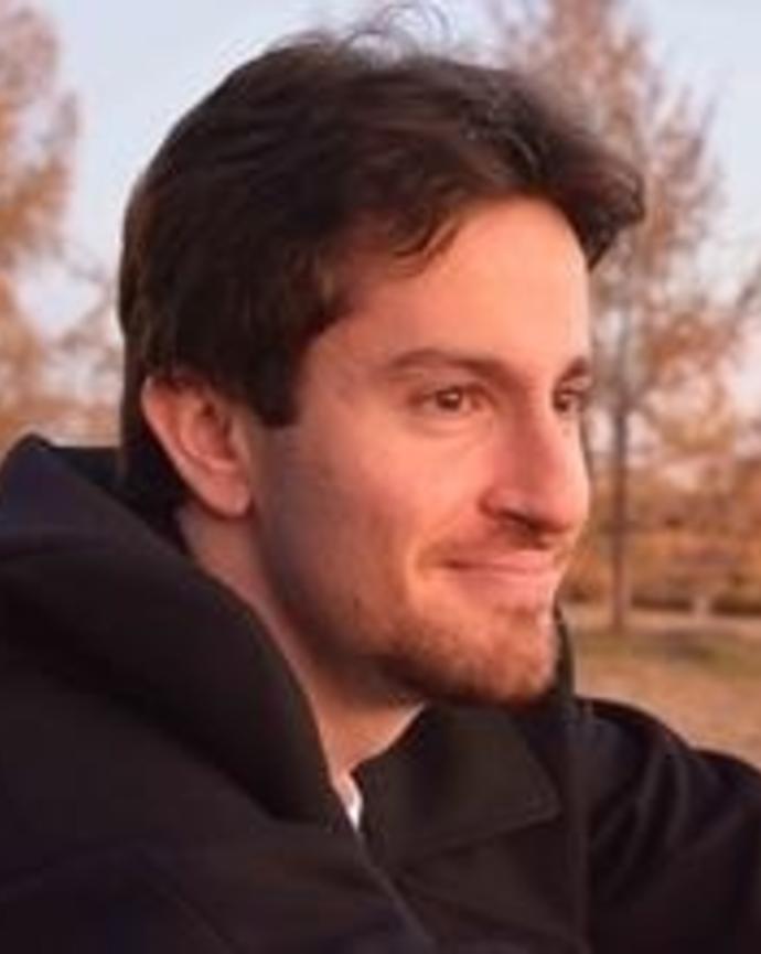 Tiago Simões Headshot